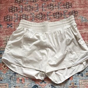 Lululemon Hotty Hot Shorts 2in inseam, mid-rise